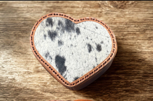 Bolsa Artesanal de Piel de Vaca Corazon